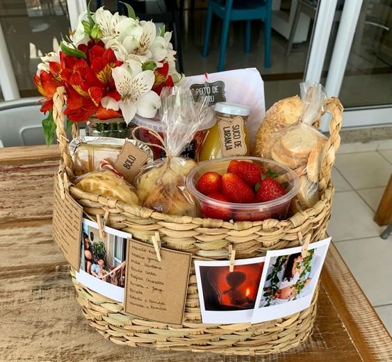 buque de rosas cesta de café da manhã